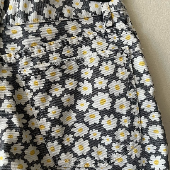 Zara Straight Shorts Daisy Print High Rise Button Fly Women's USA 2 - Picture 8 of 13